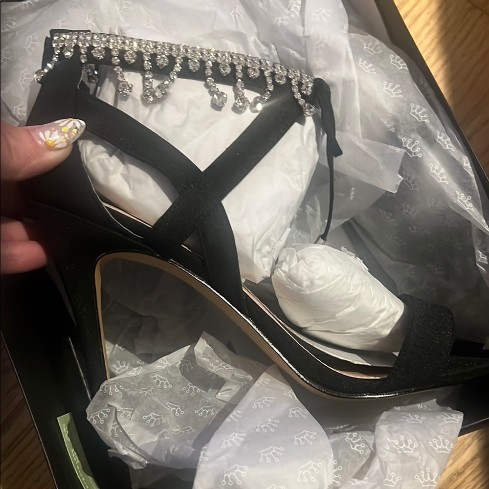 Nina Black Heels Elegant Design